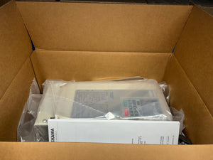 NEW - Yaskawa CIMR-AU4A0023FAA REV: E 380-480 VAC Output: 23A/18А Servo Drive