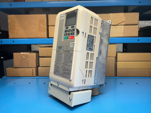 NEW - Yaskawa CIMR-AU4A0023FAA REV: E 380-480 VAC Output: 23A/18А Servo Drive