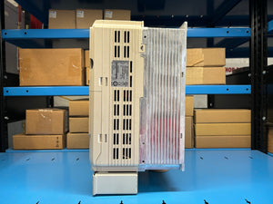 NEW - Yaskawa CIMR-AU4A0038FAA REV: E 380-480 VAC Output: 38A/31A Servo Drive